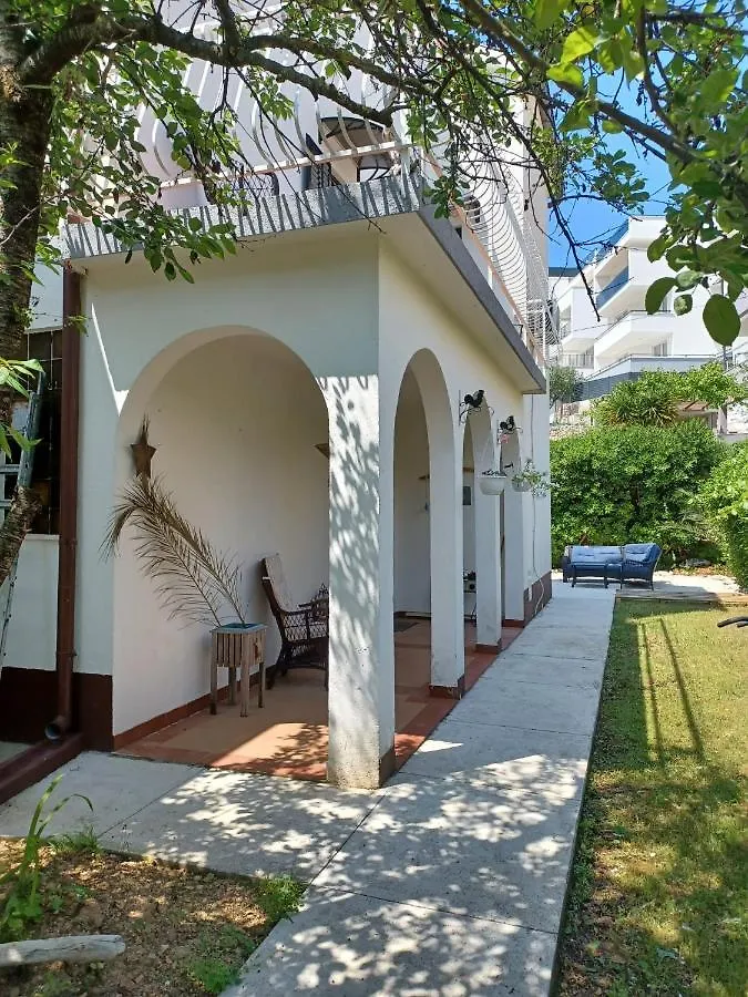 Apartment Bunjo'S Beach House